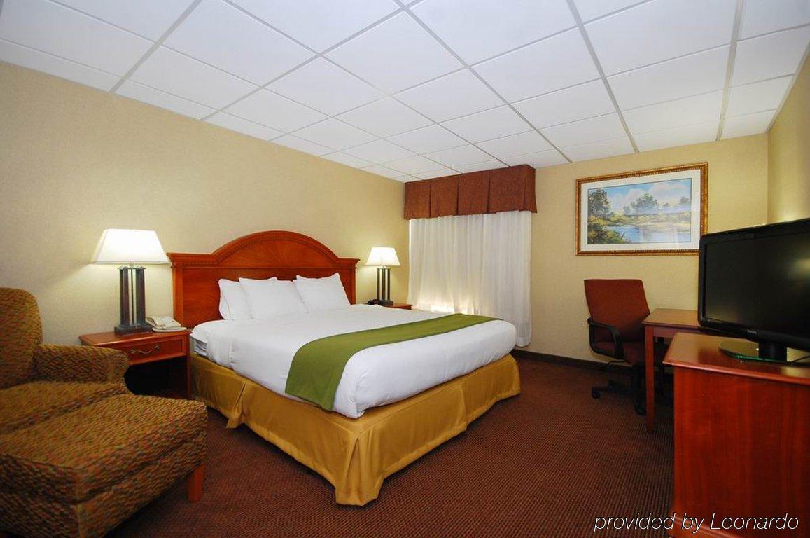 Holiday Inn Express Forsyth, An Ihg Hotel Room photo