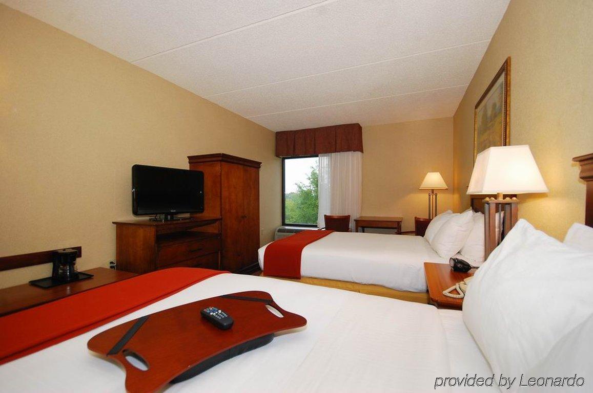 Holiday Inn Express Forsyth, An Ihg Hotel Room photo